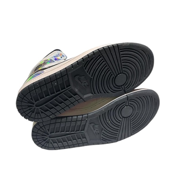 Women’s Air Jordan 1 Mid Iridescent Size 8 - Picture 5 of 7